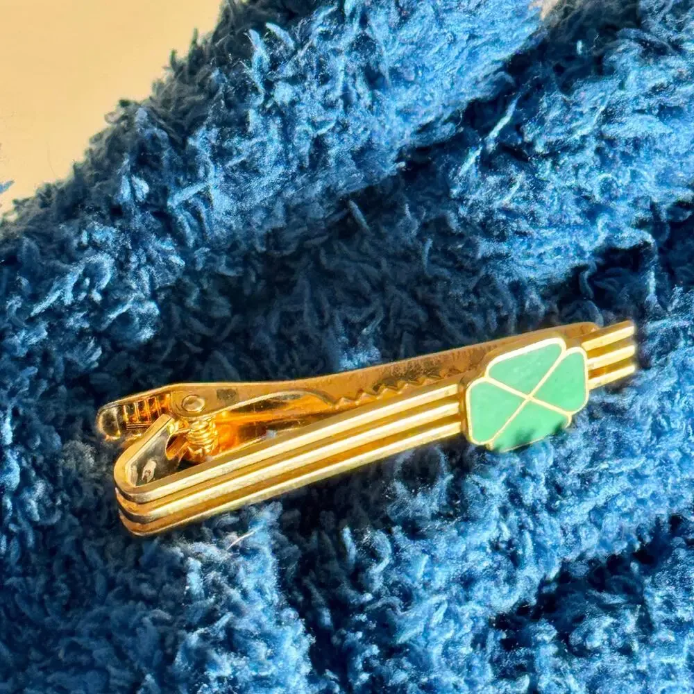 Vintage Japanese Railway Collectible Cloisonne Tie Clip JNR Green Car Mark